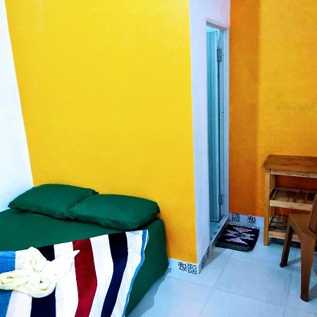 Pinky Guest House Syariah Kota Batu Buitenkant foto