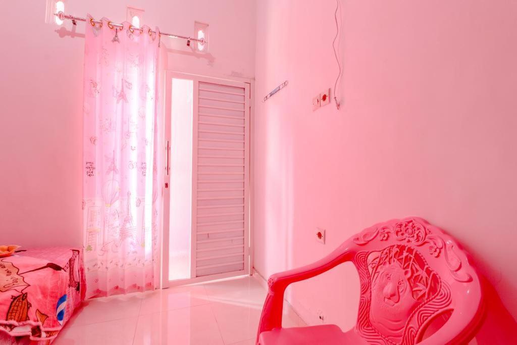 Pinky Guest House Syariah Kota Batu Buitenkant foto