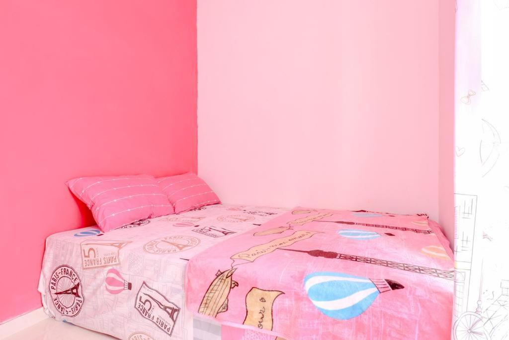 Pinky Guest House Syariah Kota Batu Buitenkant foto