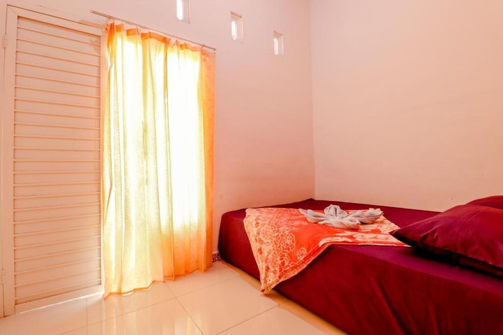 Pinky Guest House Syariah Kota Batu Buitenkant foto
