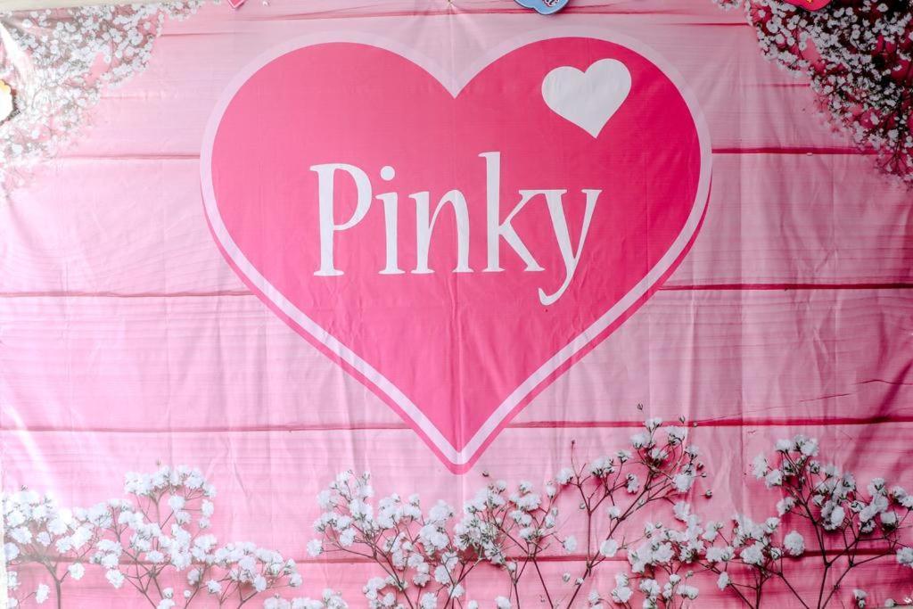Pinky Guest House Syariah Kota Batu Buitenkant foto